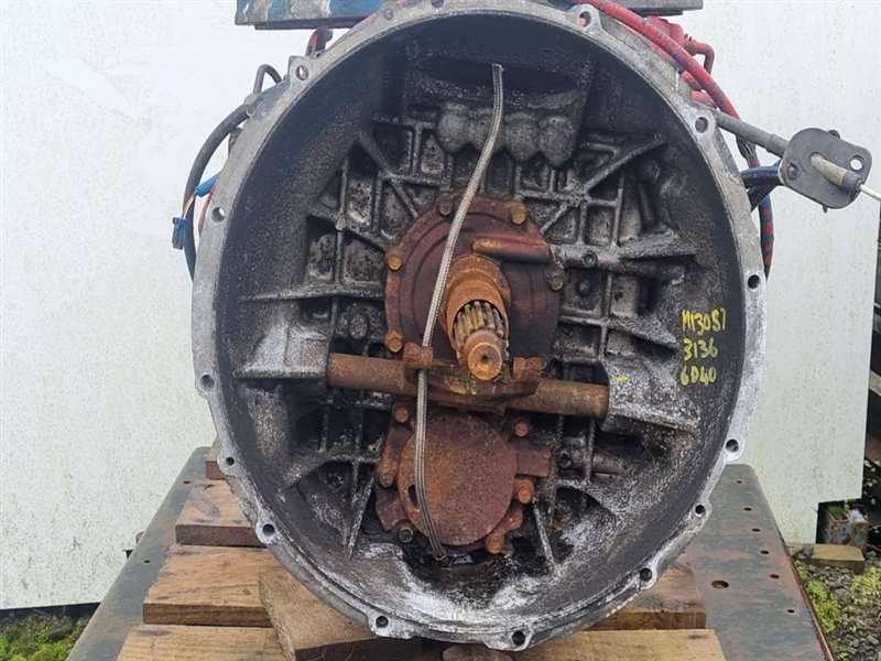 1997 Mitsubishi Fuso Super Great FS fs510vy-500376- Trans/Gearbox PN: 3136 m130 s7