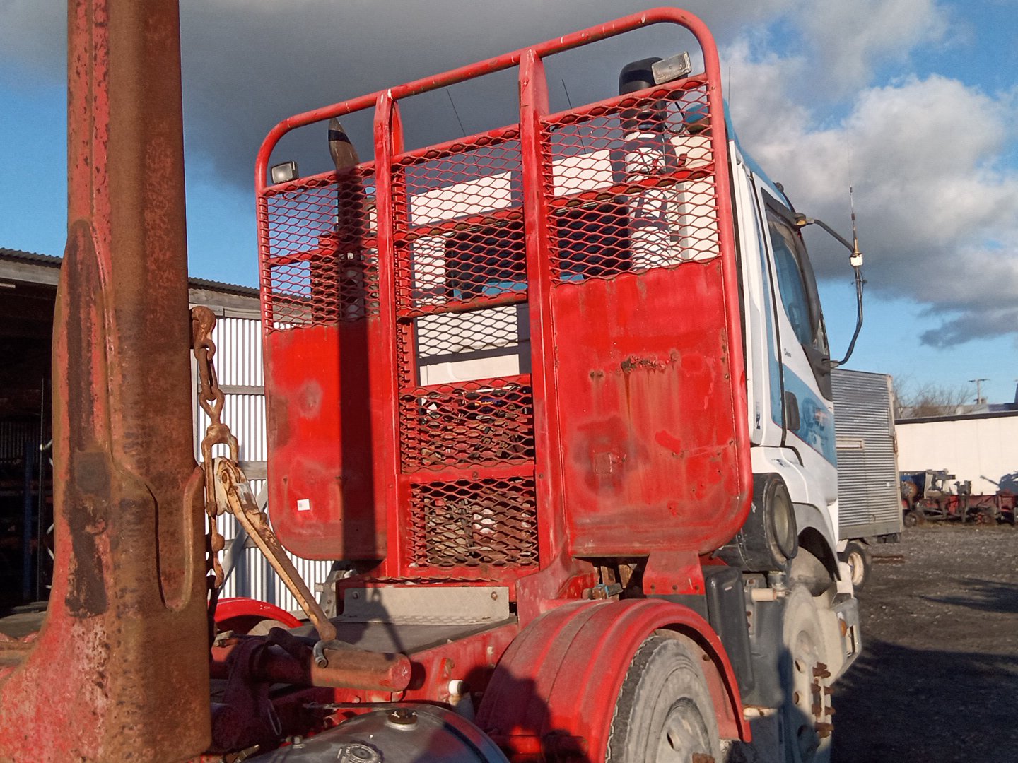2005 Mack Qantum QH7888RS- log bolsters PN: