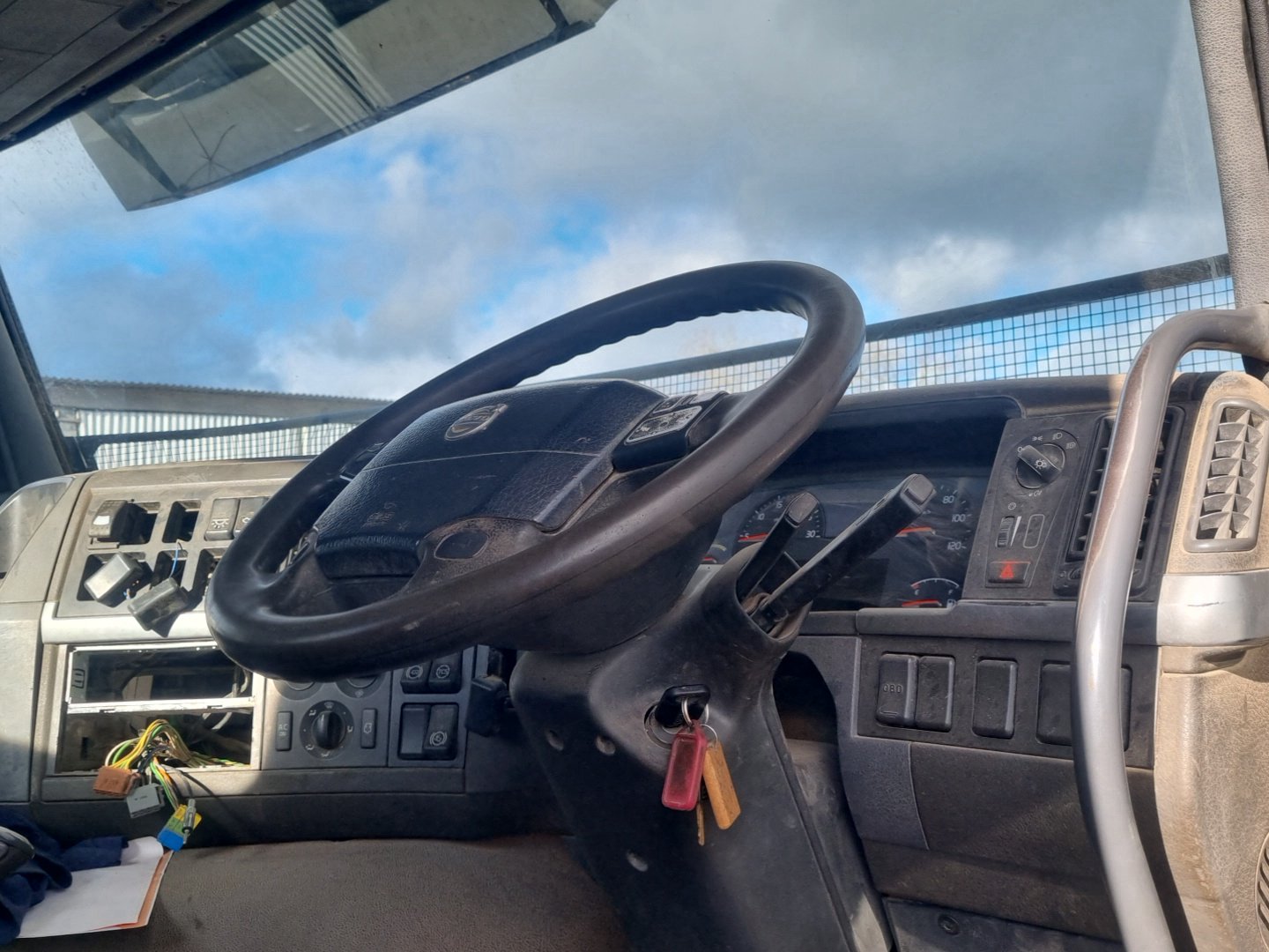 2010 Volvo 480 E YV5JSW0G7AD132545