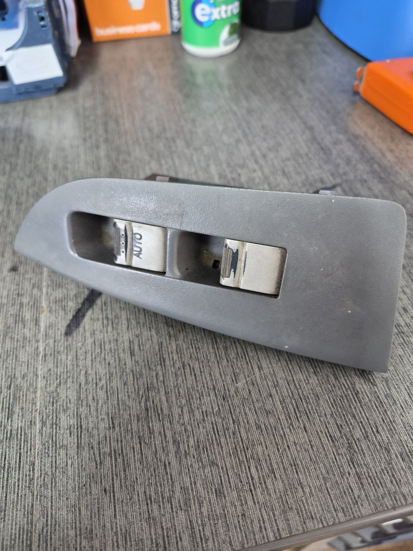 2015 Isuzu N-Series NQR NQR500- Right Front Window Switch PN: M31870