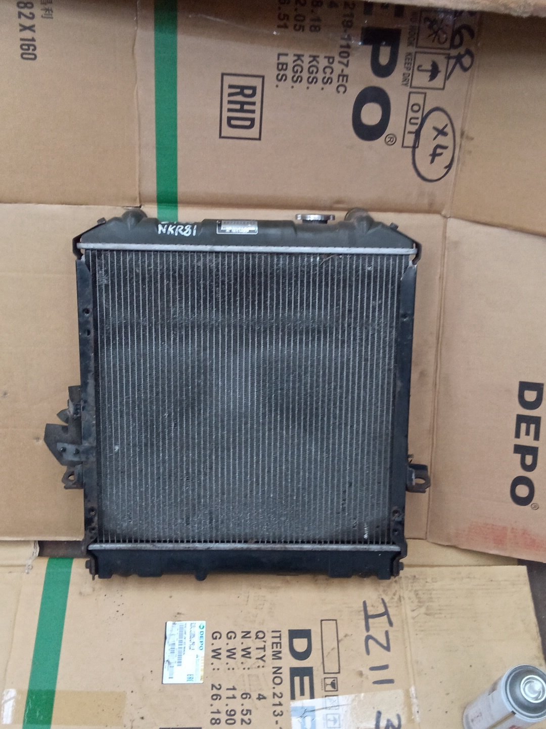 2003 Isuzu N-Series NPR nkr81e 7011293 - Radiator PN: