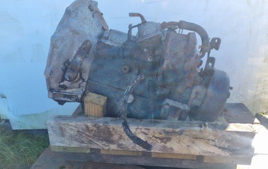1985 Nissan UD CM Series CM87 CM87-000030- Trans/Gearbox PN: 4318 fe6 5spd
