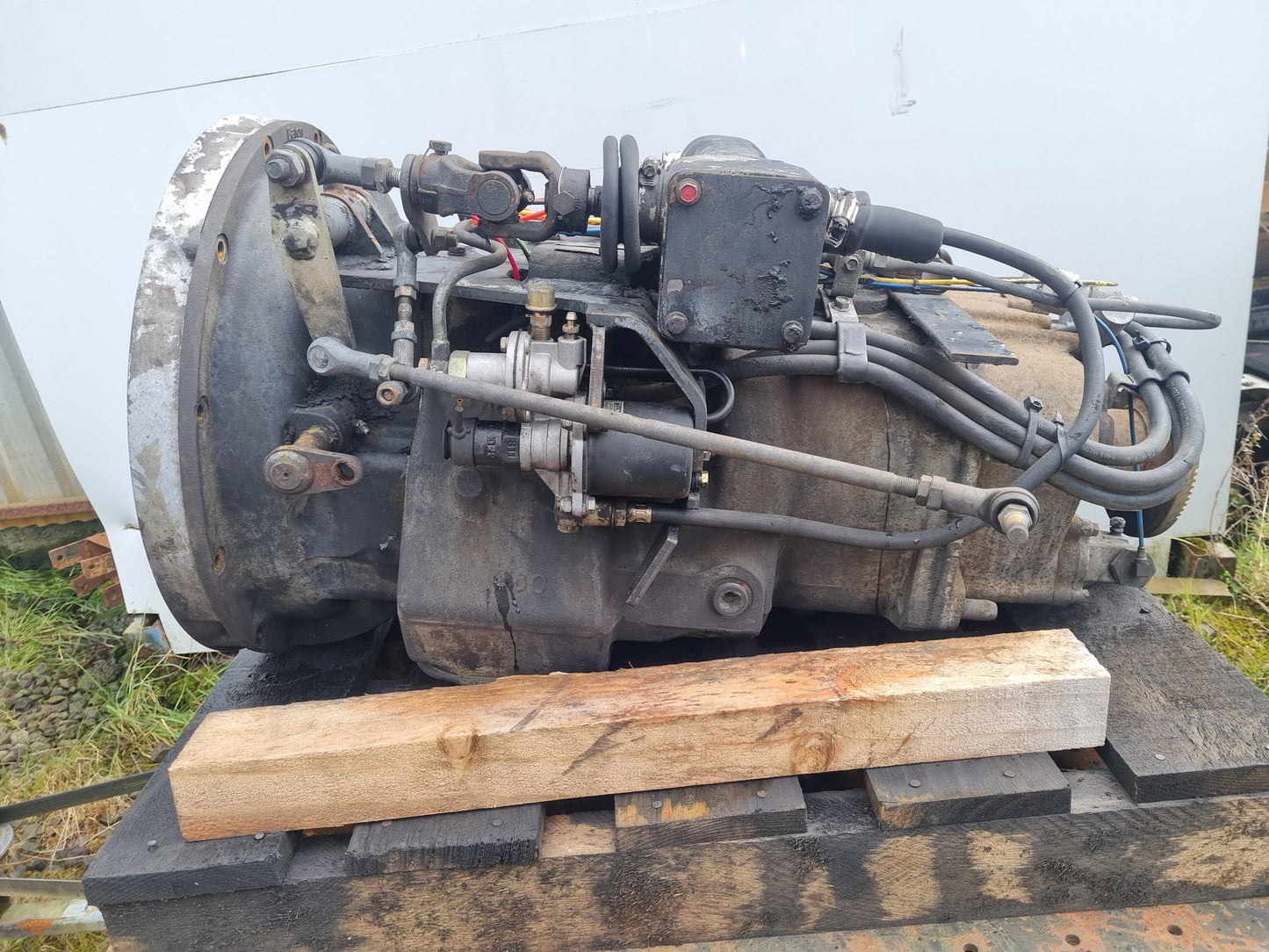 2001 Mitsubishi Fuso Super Great FS FS430S1- Trans/Gearbox PN: 4329 FS430 18SPD