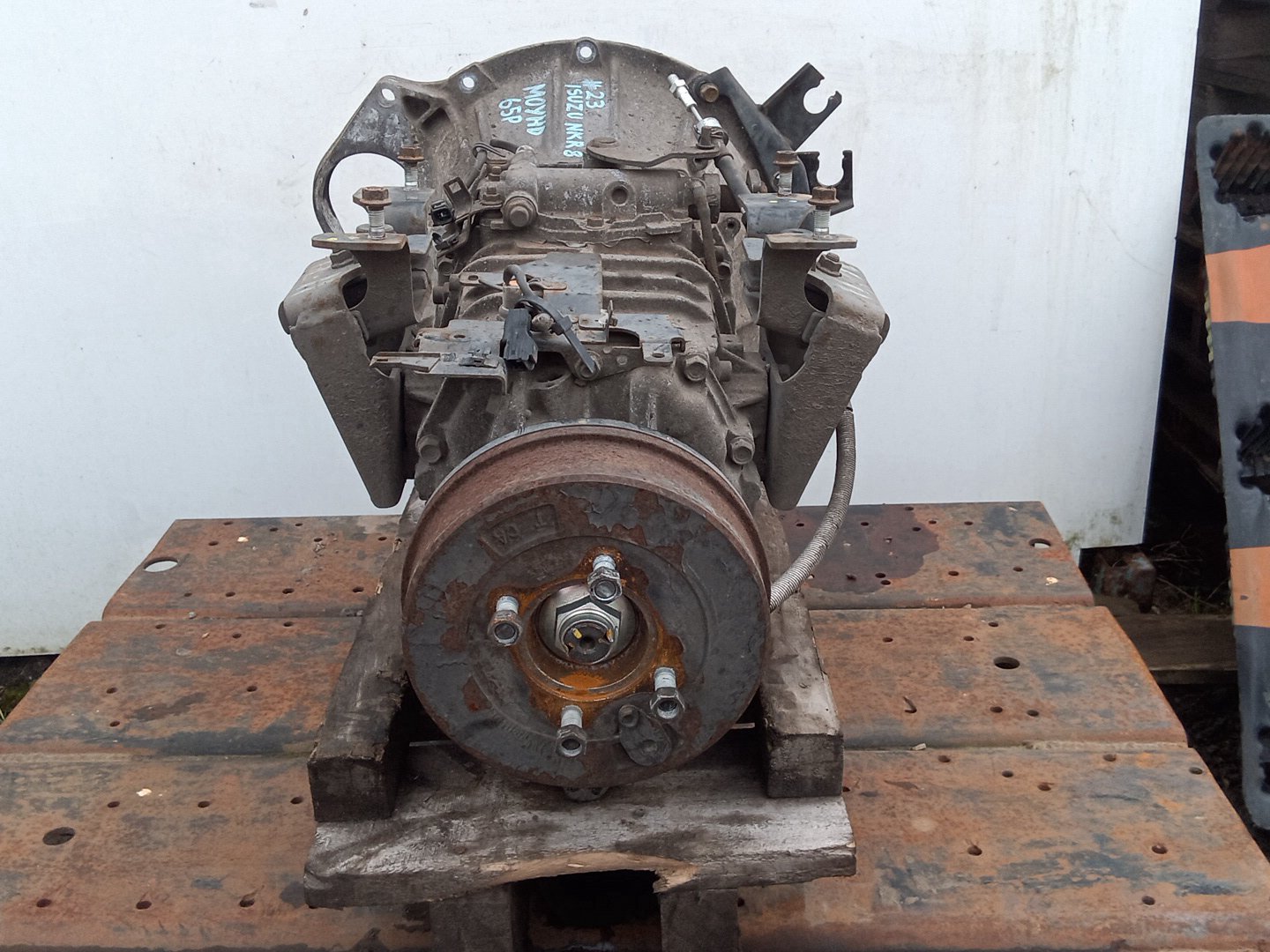 2008 Isuzu Elf NKR85 - Trans/Gearbox PN: