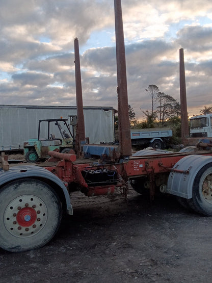 2000 fh12- log bolsters PN:
