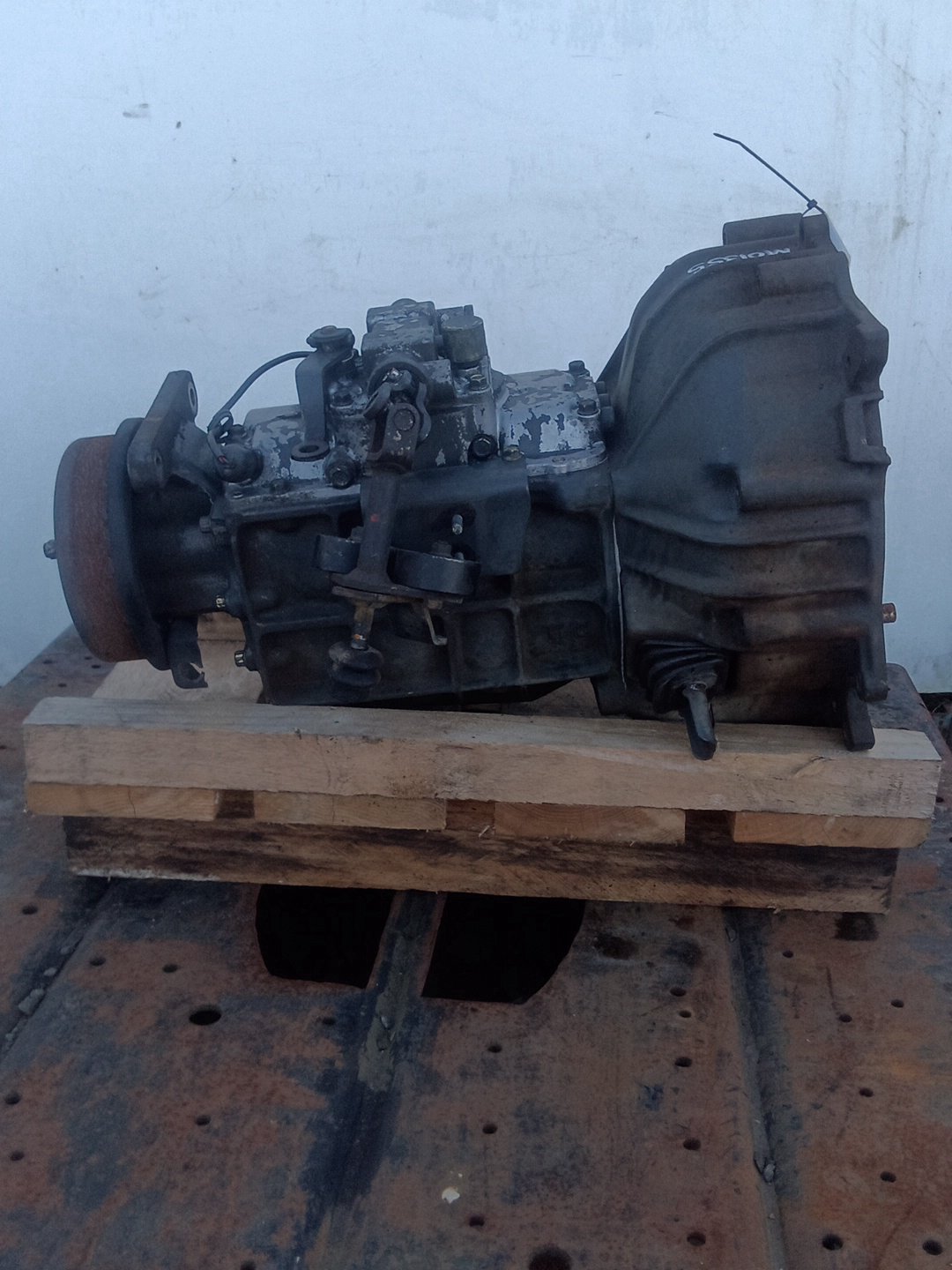 2004 Mitsubishi Canter FB* FB700B- Trans/Gearbox PN: