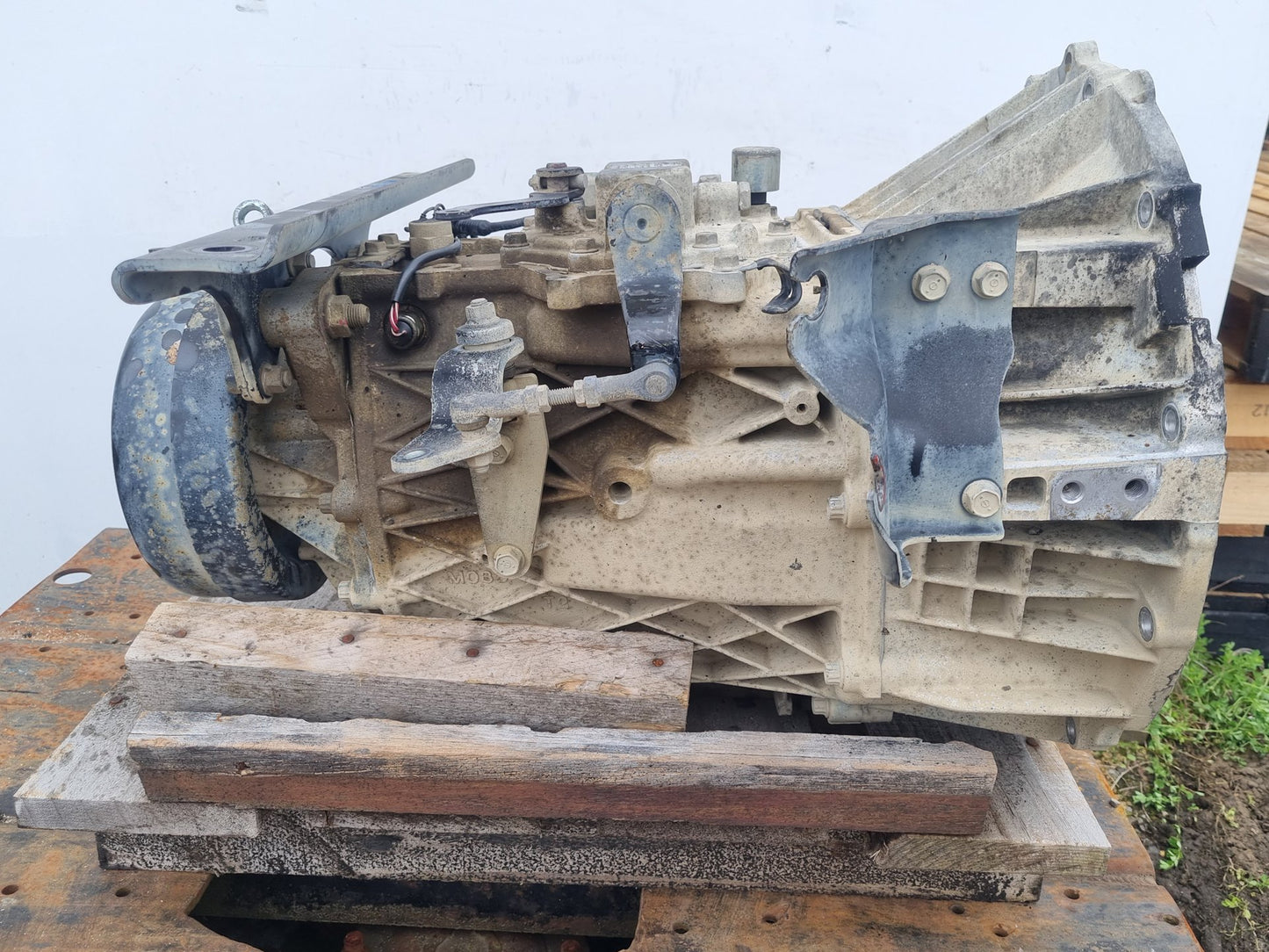 2017 Mitsubishi Canter Tipper FECX1HR4SFAD- Trans/Gearbox PN: m038s6