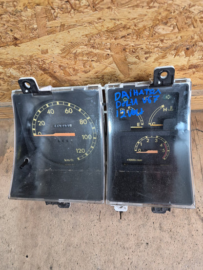 1995 Daihatsu Delta 1985-1999 V57- Instrument Cluster PN: 83100-87C22