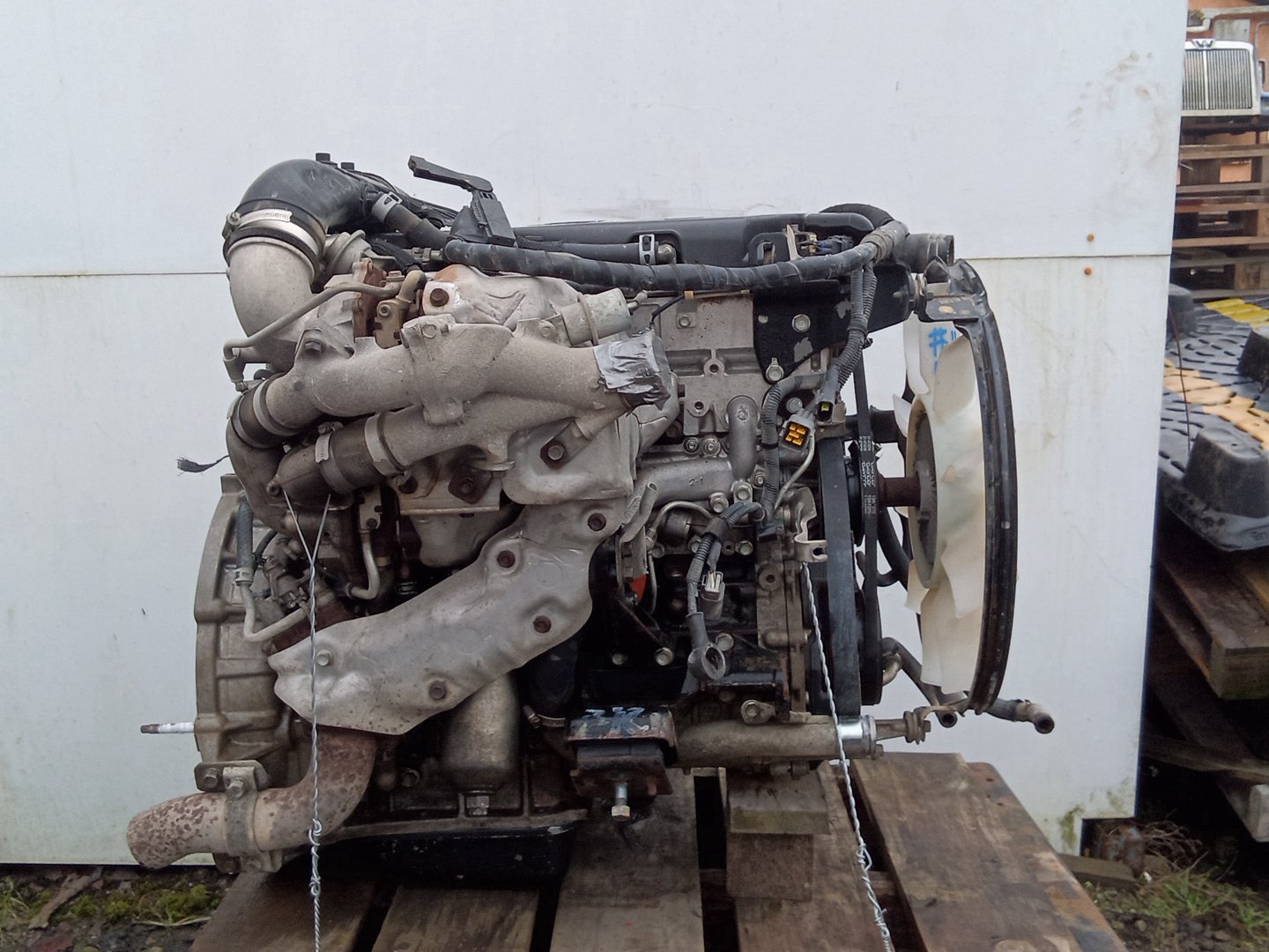 2015 Isuzu Elf NJR85- Engine PN: 4JJ1-11 twin turbo