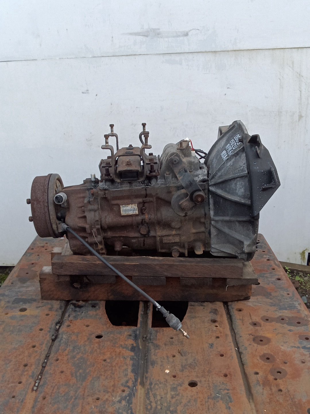 1995 Isuzu Elf NPR66L- Trans/Gearbox PN: mxa6r