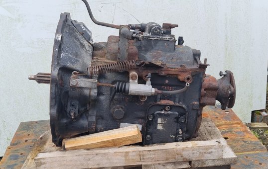 1987 Hino 500 Series FD 10158- Trans/Gearbox PN: 3165