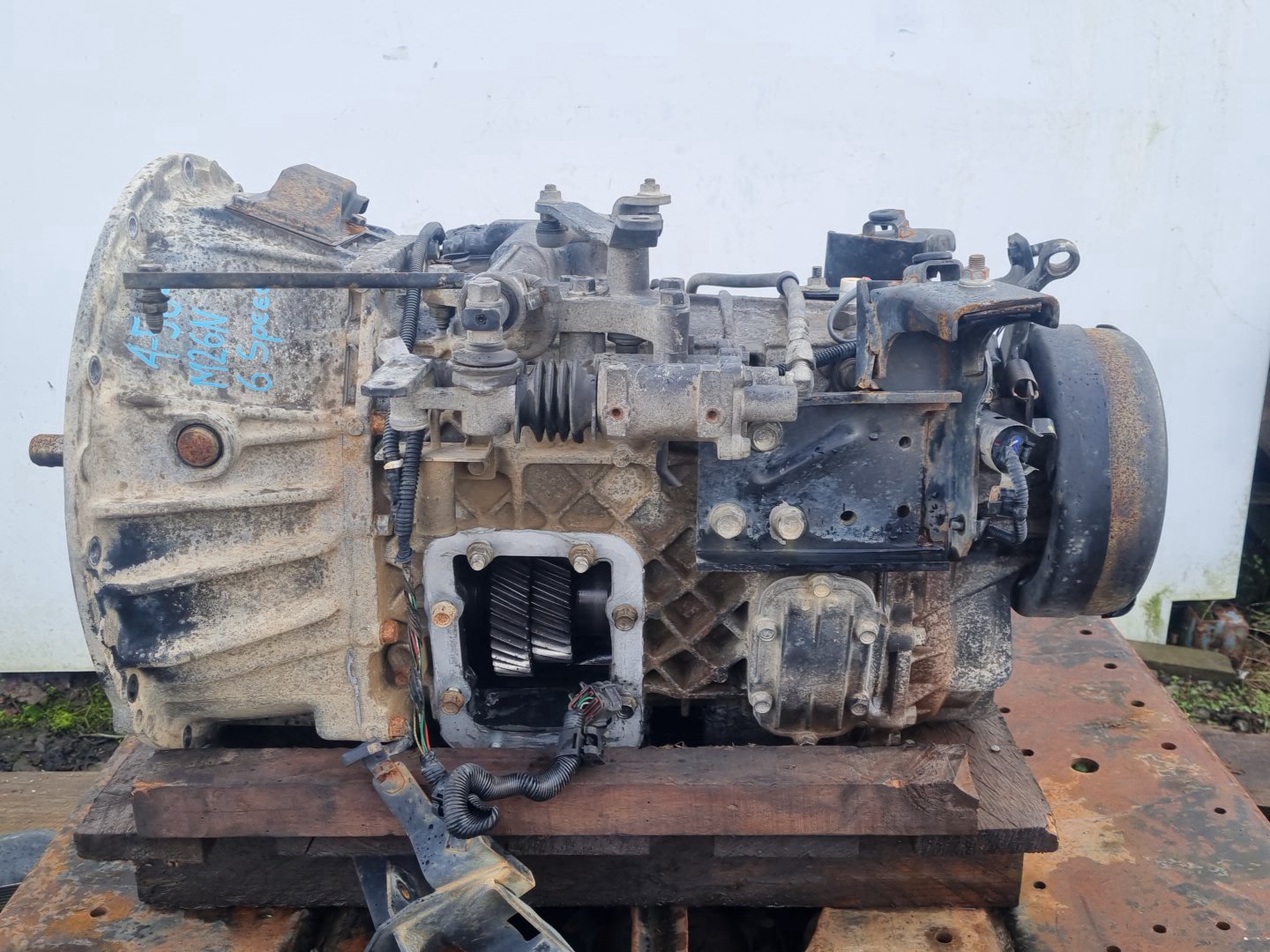 2013 Isuzu F-Series FRR FRR90-7055882- Trans/Gearbox PN: mz6n manual 6 speed