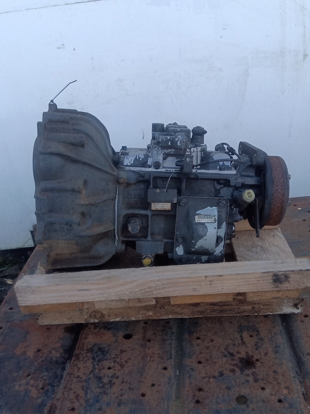 2004 Mitsubishi Canter FB* FB700B- Trans/Gearbox PN: