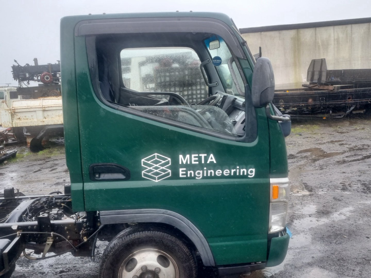 2004 Mitsubishi Canter FB* FB700B