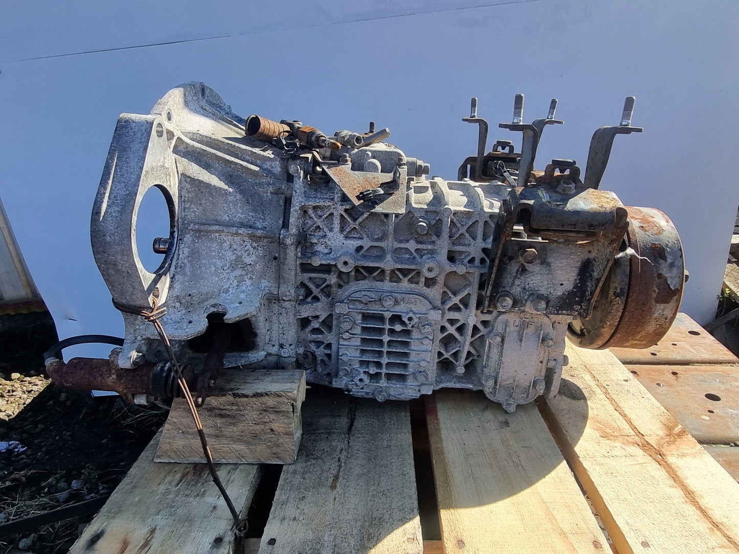 2007 Isuzu N-Series NPR NPR75- Trans/Gearbox PN: MOYEU 5 SPEED