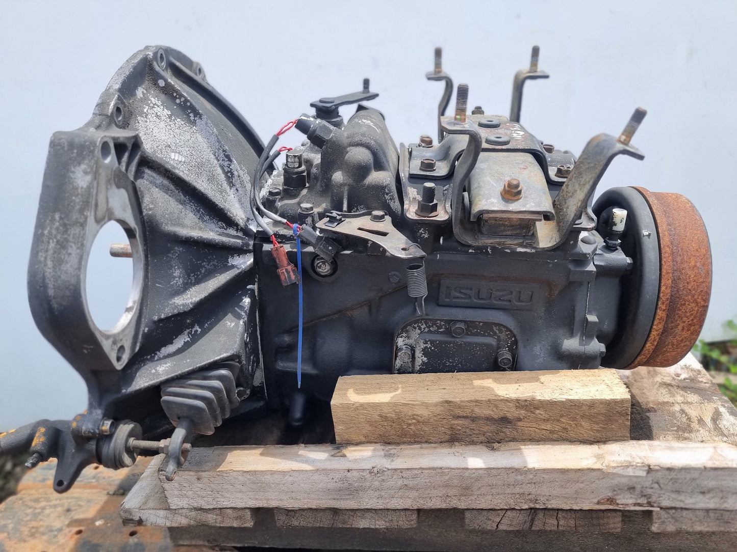 1996 Isuzu N-Series NPR NPR66L-7425078- Trans/Gearbox PN: mxa5