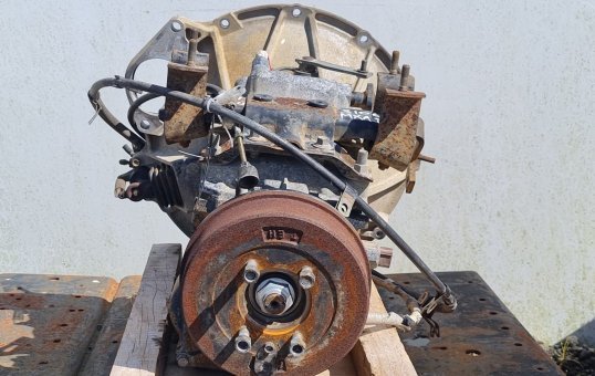 2001 Isuzu N-Series NPR npr66e- Trans/Gearbox PN: 3106