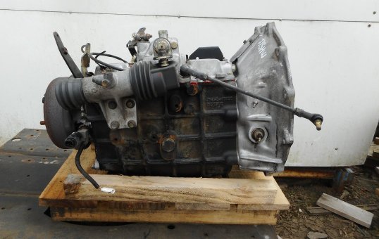 2002 Nissan Condor MK m25a-00934- Trans/Gearbox PN: 2614